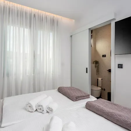 Сasa de vacaciones Hills With Pool 1