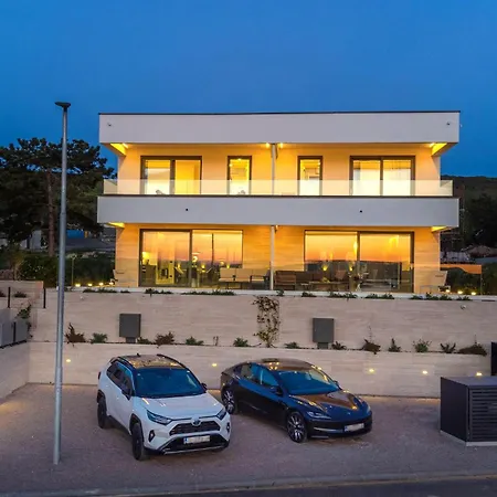 Hills With Pool 1 * Punat