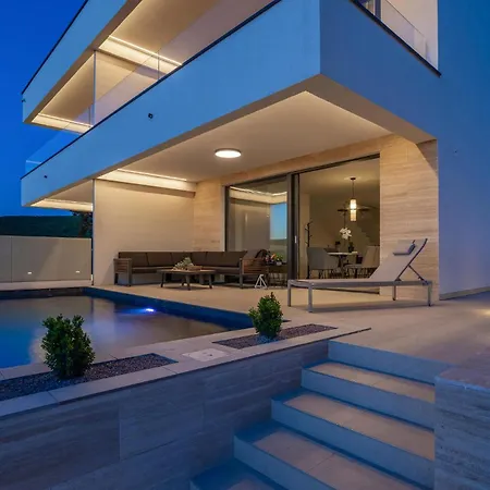 Hills With Pool 1