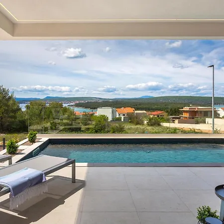 Hills With Pool 1 * Punat