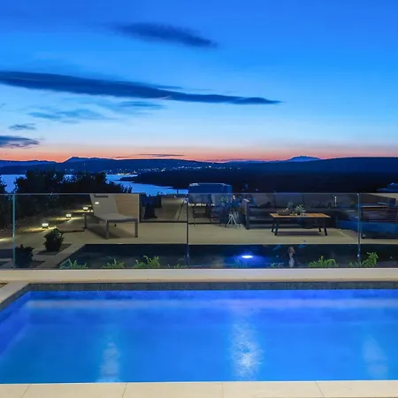 Hills With Pool 1 Punat