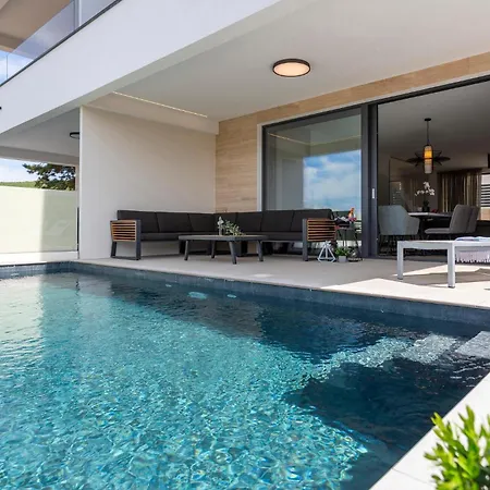 펜션 Hills With Pool 1 푸나트