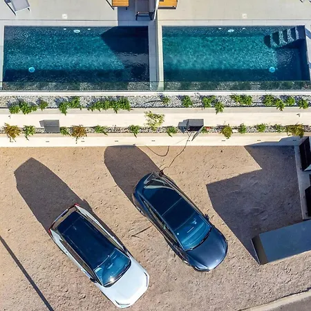 Hills With Pool 1 * Punat