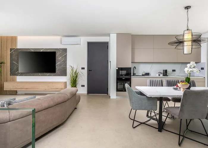 Hills With Pool 1 بيت للعطل *