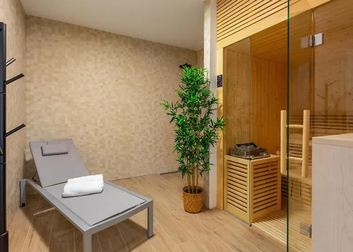 Hills With Pool 1 بونات