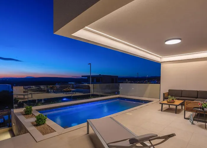 Hills With Pool 1 بيت للعطل *